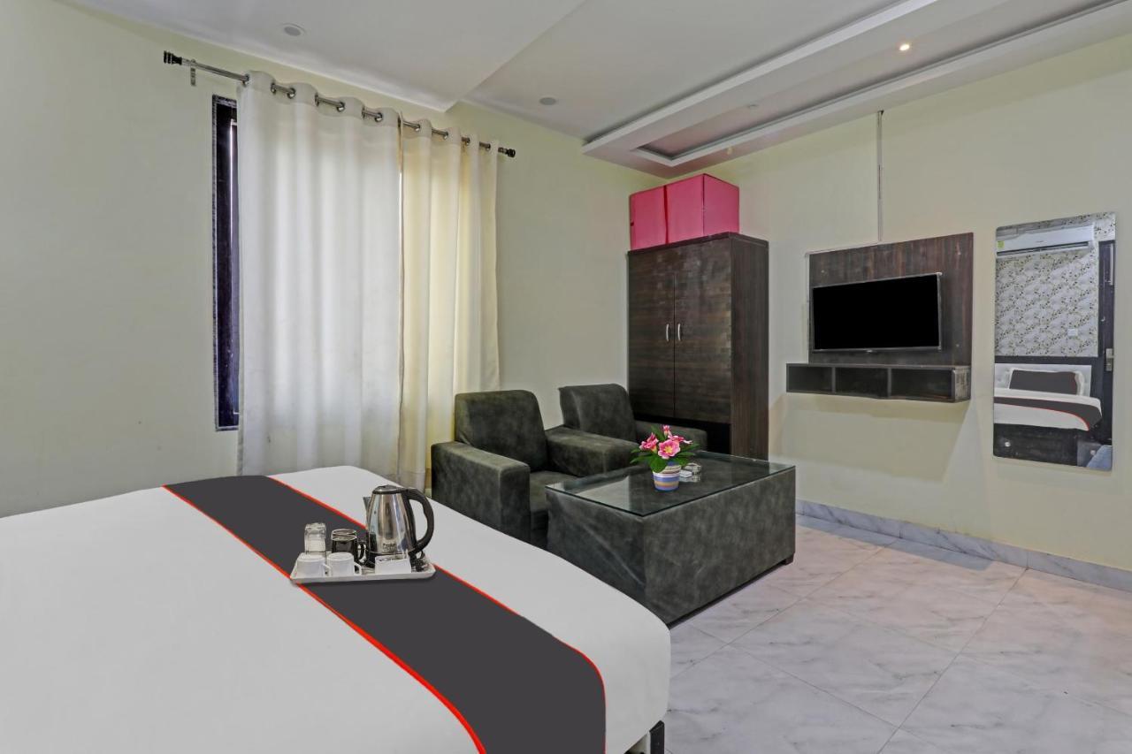 Collection O Srg Hotel Chinhat Exterior foto