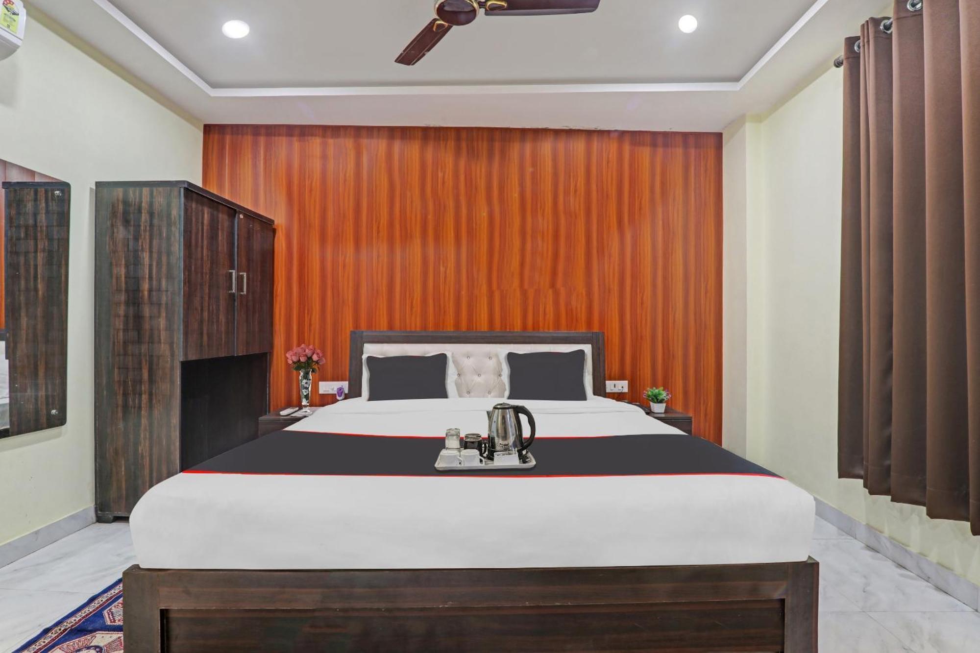 Collection O Srg Hotel Chinhat Exterior foto
