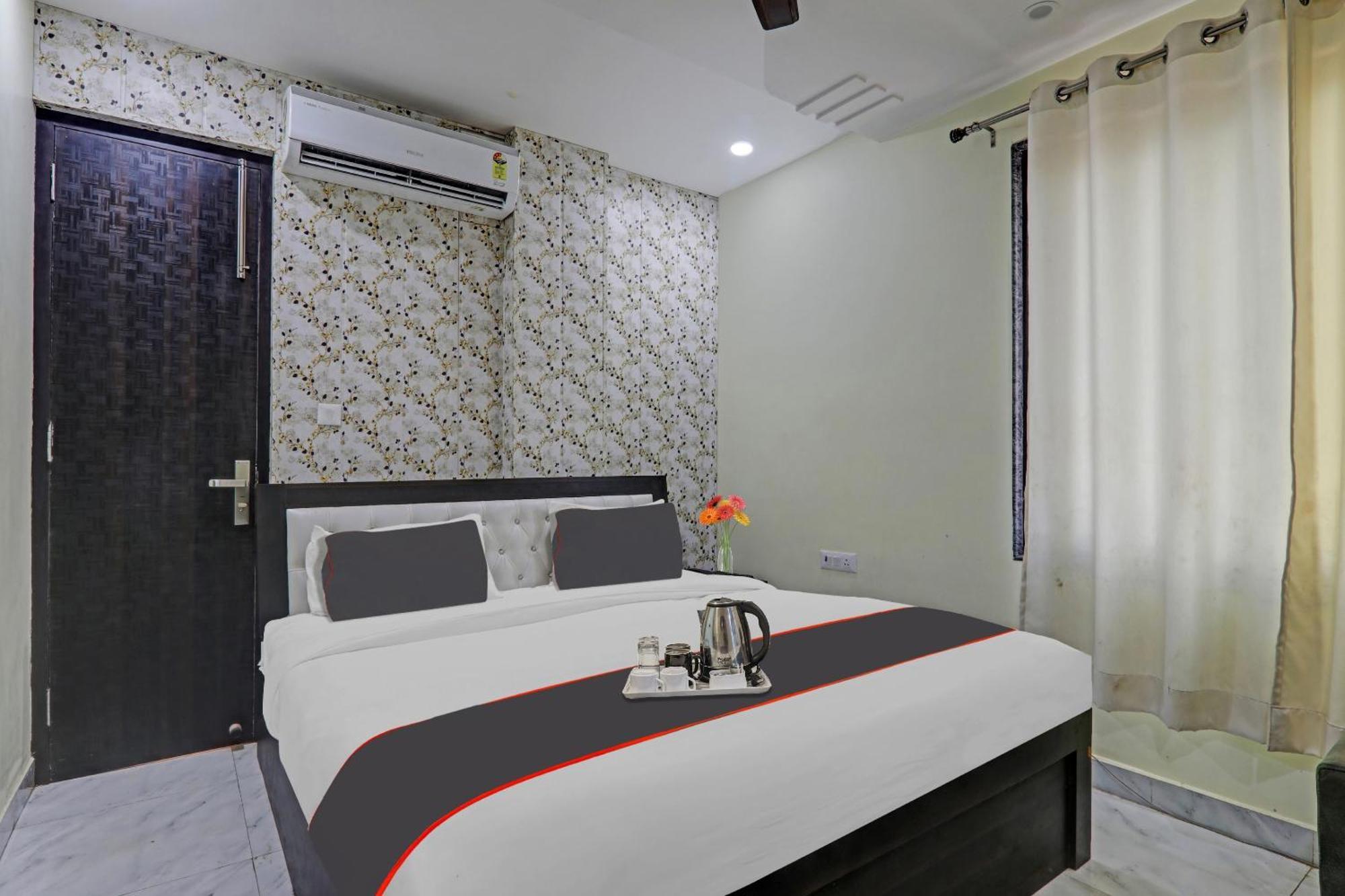 Collection O Srg Hotel Chinhat Exterior foto